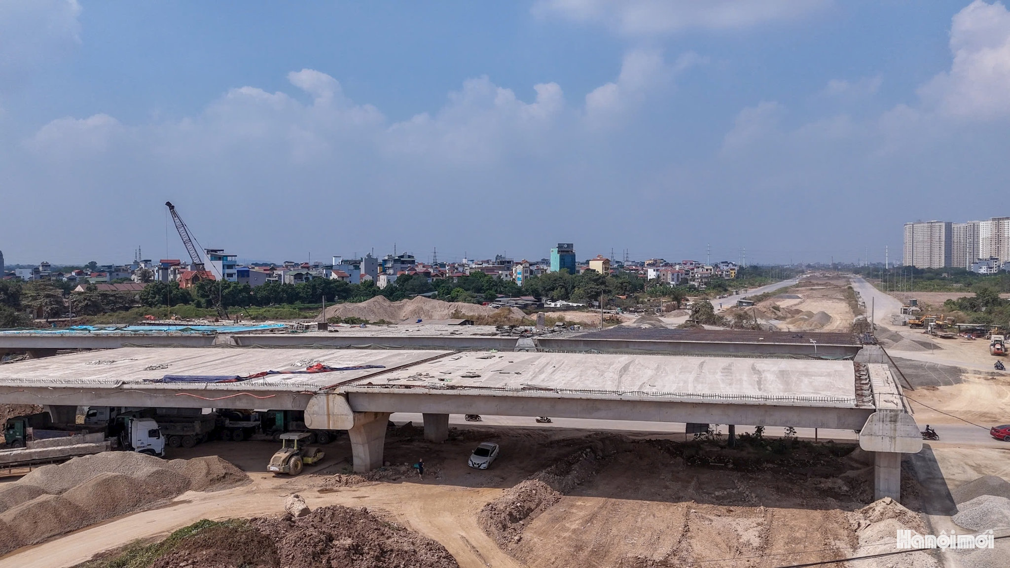 Khi hoàn thiện, công trình sẽ giúp phương tiện chuyển hướng thuận lợi giữa Vành đai 4 và Quốc lộ 6.