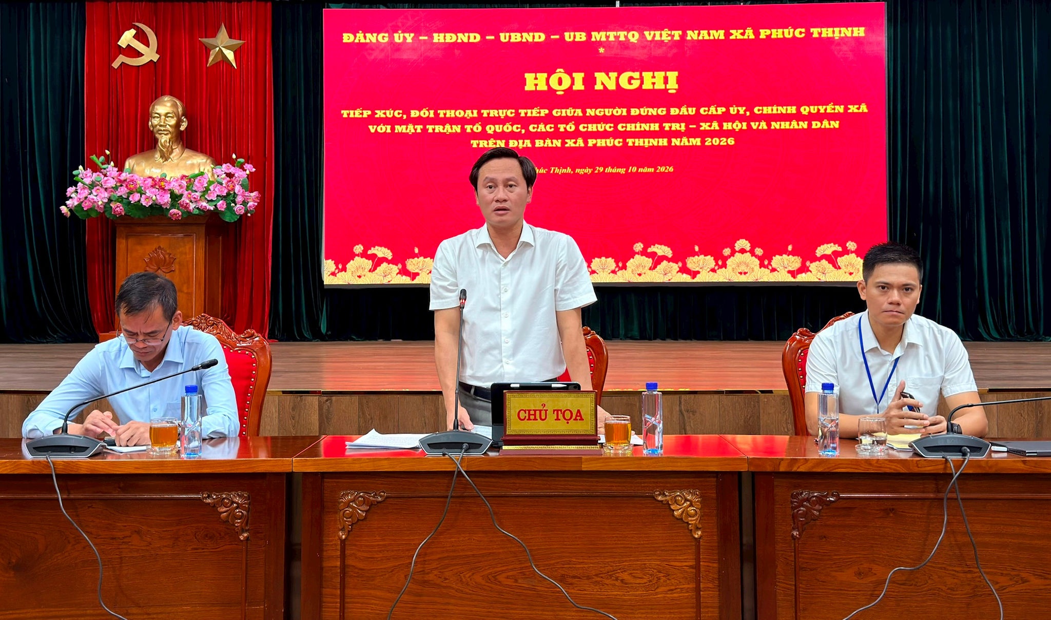 Lãnh đạo xã Phúc Thịnh đối thoại trực tiếp với nhân dân