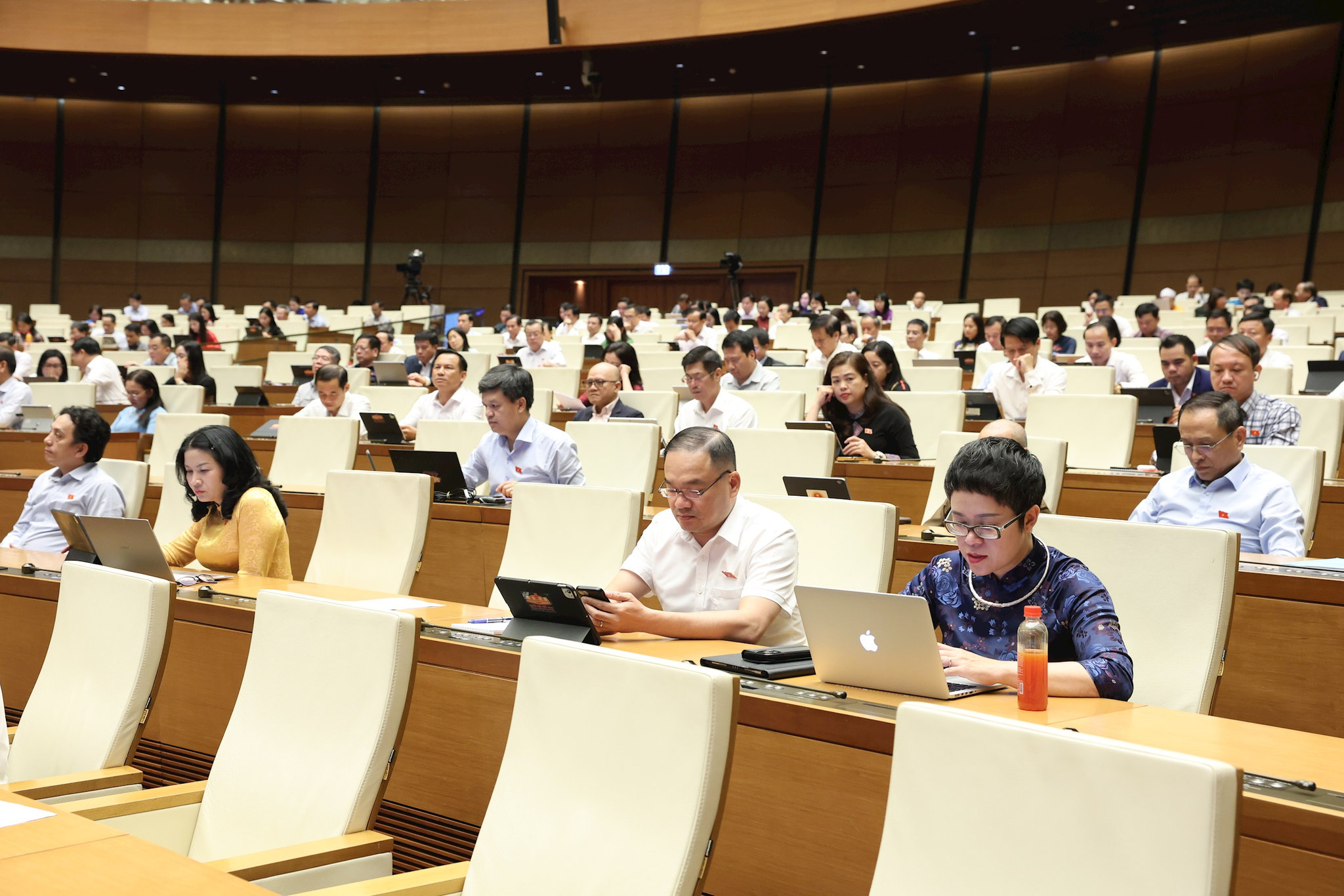 Các đại biểu tham dự phiên thảo luận chiều 29-10. Ảnh: quochoi.vn