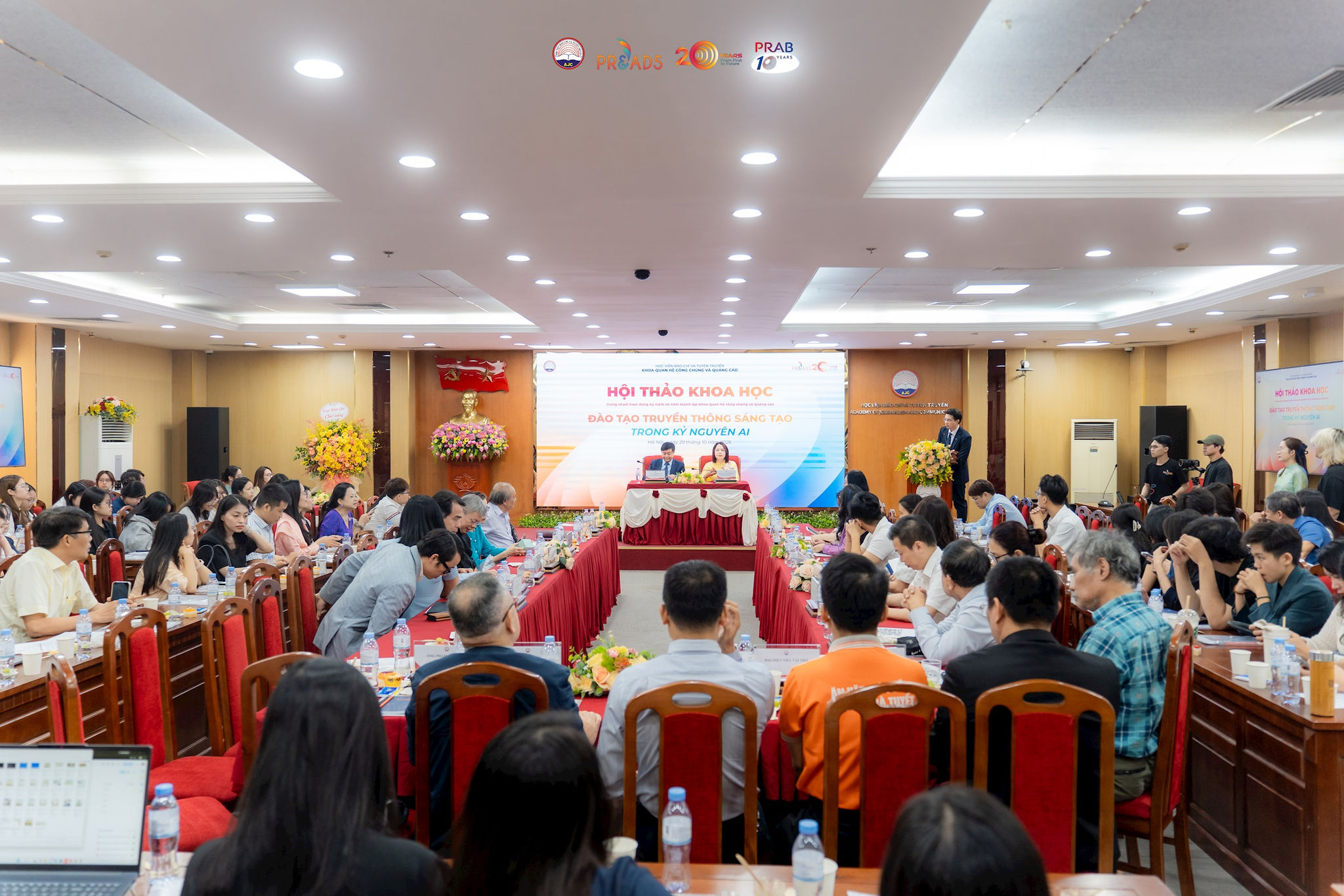 2910-hoi-thaoai4.jpg