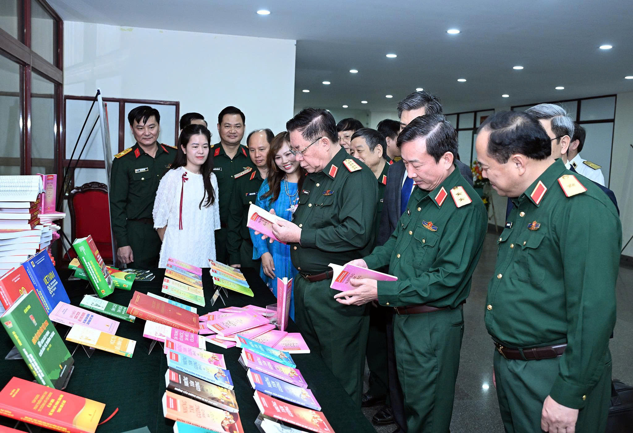 tam-guong-17-dai-tuong.jpg