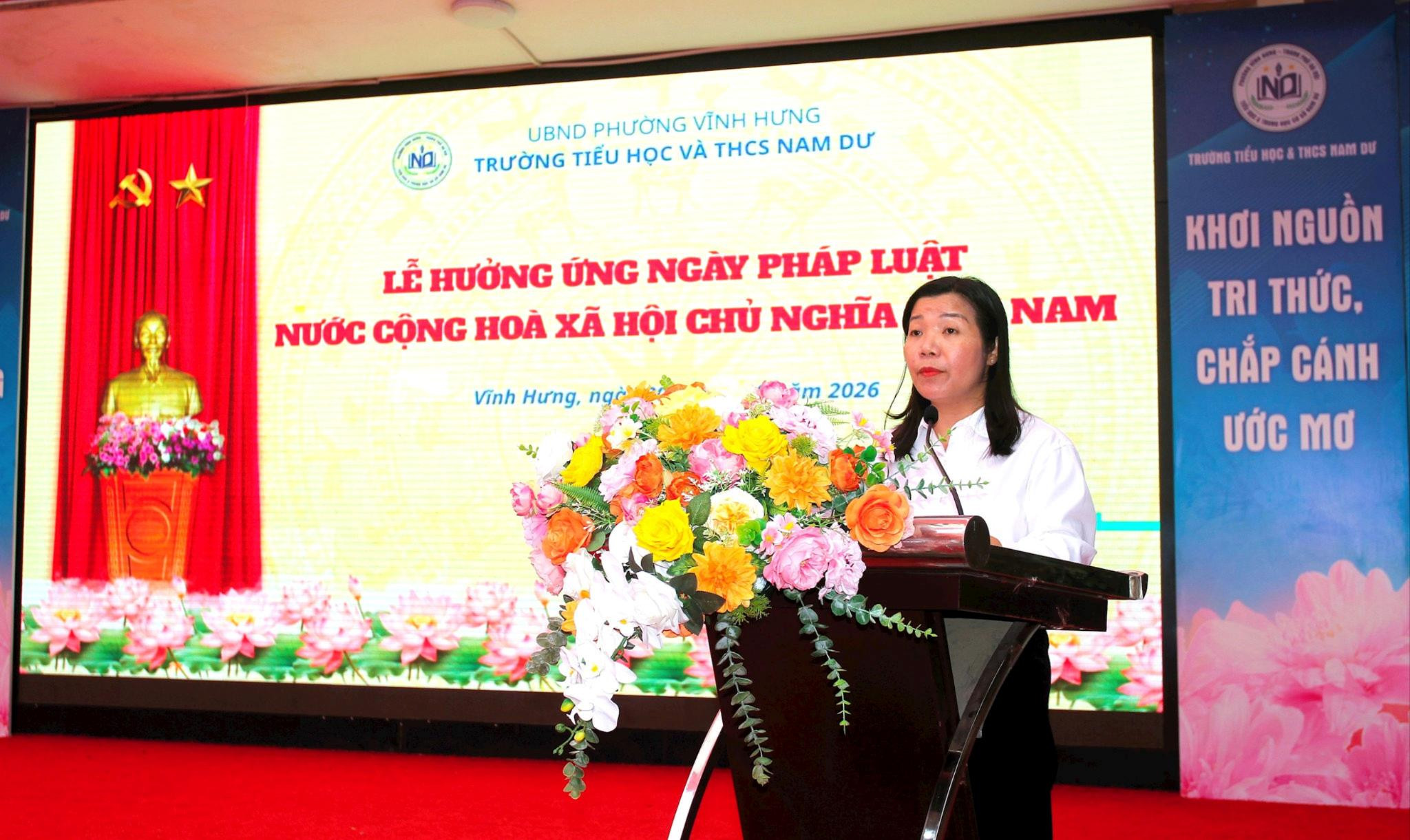 chi-van-anh-phat-bieu.jpg