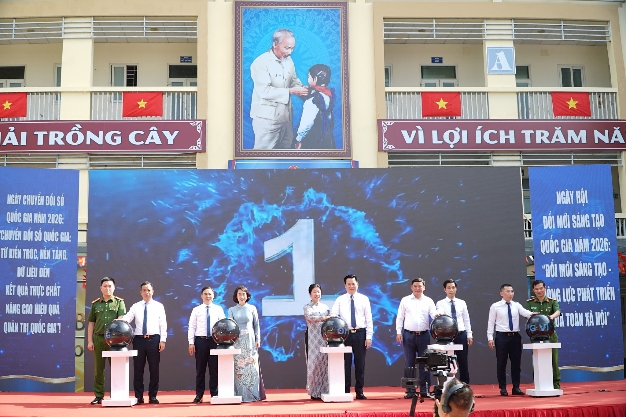 Phường Phúc Lợi đẩy mạnh chuyển đổi số, nâng cao chất lượng phục vụ nhân dân