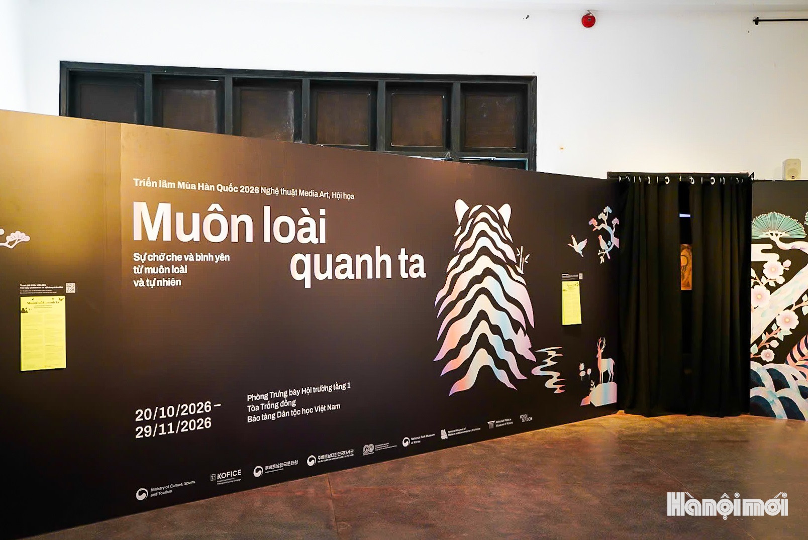 Triển lãm “Muôn loài quanh ta” mở cửa từ ngày 20-10 đến ngày 29-11-2026,tại Bảo tàng Dân tộc học Việt Nam (thành phố Hà Nội), mang đến trải nghiệm đa giác quan độc đáo về văn hóa xứ sở kim chi một cách gần gũi và hiện đại.