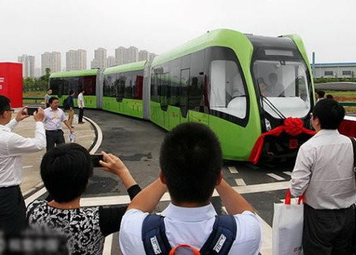 Podcast tin tức ngày 12-4: Đề xuất xây 3 tuyến tàu điện không ray ở Hà Nội