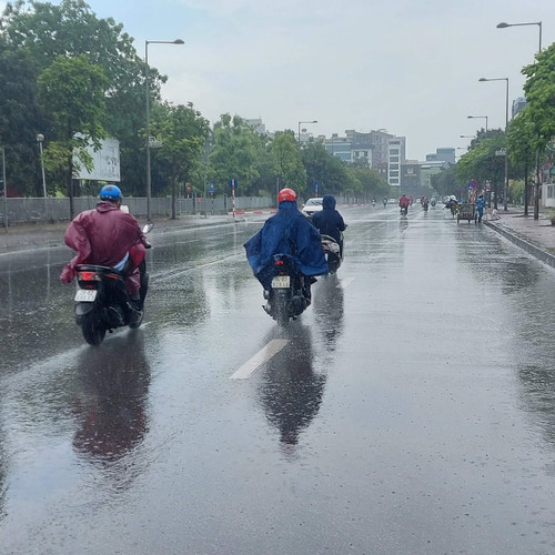 [Podcast] Tin tức 7-6: Hà Nội mưa to, trời dịu mát ngày đầu học sinh thi vào lớp 10