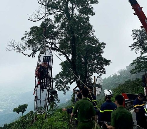 [Podcast] Tin tức ngày 13-7: Giải cứu 2 du khách rơi xuống vực tại Vườn Quốc gia Ba Vì