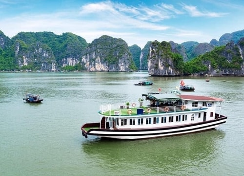 [Podcast] Tuần tra 24/24 trên vịnh Hạ Long, du khách yên tâm tham quan
