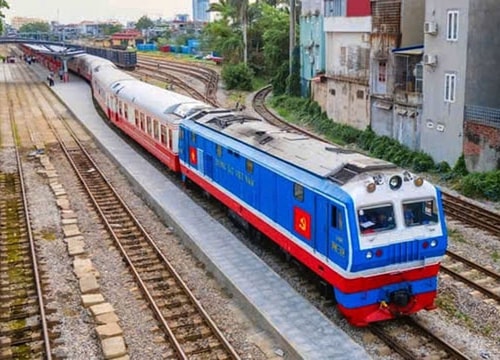[Podcast] Đường sắt tạm dừng nhiều chuyến do bão số 5 - Hành khách được trả vé miễn phí