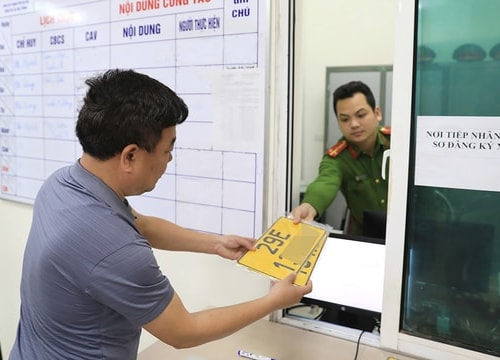 [Podcast] Giảm 30% phí đăng ký xe, rút ngắn thời gian cấp bằng lái