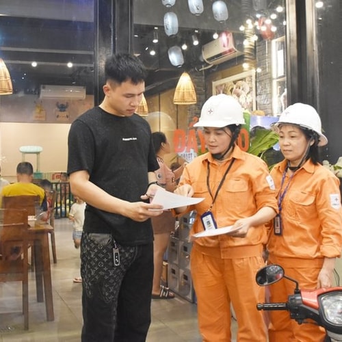 [Podcast] Tin tức ngày 8-9: EVNHANOI cảnh báo nguy cơ lộ thông tin từ hóa đơn điện