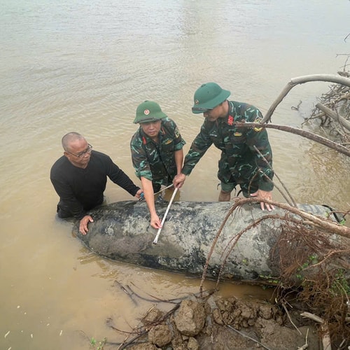 [Podcast] Trục vớt, hủy nổ 2 quả bom "khủng" trên sông Hồng