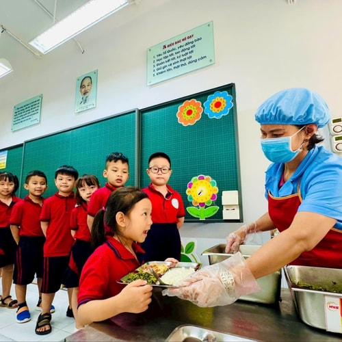 [Podcast] Điểm tin tuần từ ngày 15 đến 21-9: Siết chặt chất lượng bữa ăn bán trú tại các trường học ở Hà Nội