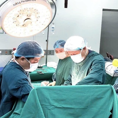 [Podcast] Hi hữu: Xương cá dài 4cm đâm thủng ruột non