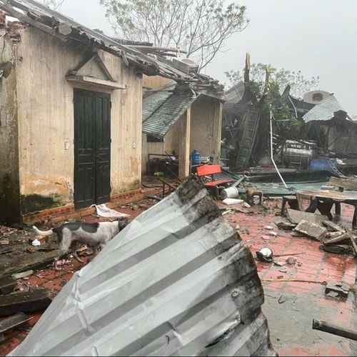 [Podcast] Bão số 10 gây mưa lớn ở Hà Nội, miền Trung thiệt hại nặng nề