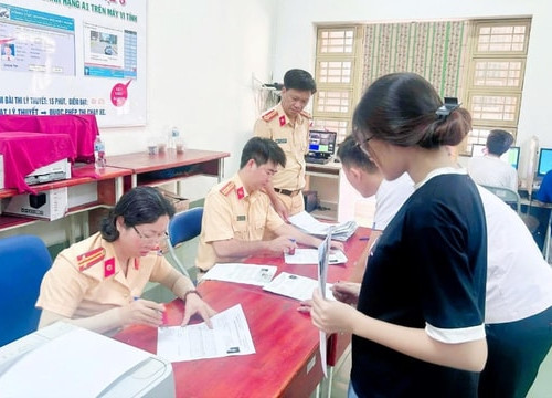 [Podcast] Tin tức ngày 3-10: Công bố thông tin mới về cấp đổi giấy phép lái xe