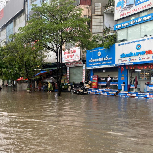 [Podcast] Nhiều tuyến phố Hà Nội vẫn ngập sâu sáng 8-10