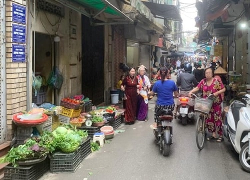 [Podcast] Từ 13-12, Hà Nội ra quân lập lại trật tự đô thị: Siết chợ cóc, dẹp lấn chiếm hè phố