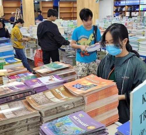 [Podcast] Điểm tin tuần từ ngày 22 đến 28-12: Thống nhất một bộ sách giáo khoa toàn quốc