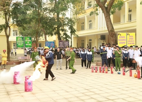 [Podcast] Hà Nội vận động 100% hộ gia đình lắp bình chữa cháy, cảnh báo cháy sớm