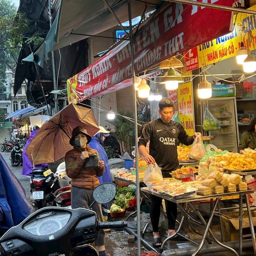 [Podcast] Cúng ông Công, ông Táo sớm: Chợ Hà Nội nhộn nhịp, giá cả ổn định