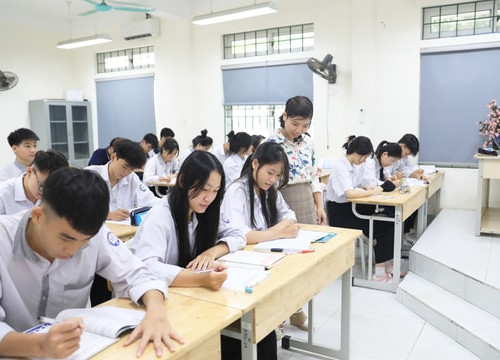 [Podcast] Tin tức ngày 14-2: Hà Nội xem xét mở rộng thu nhập tăng thêm cho giáo viên trường tự chủ