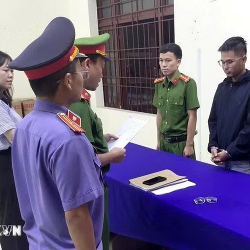 [Podcast] Tin tức ngày 4-5: Khởi tố tài xế vụ cháy xe ở cây xăng Đà Nẵng làm 2 người chết