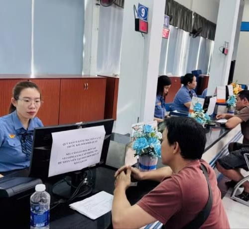 [Podcast] Tin tức ngày 14-5: Hành khách tự làm thủ tục đổi vé tàu trực tuyến từ ngày 15-5