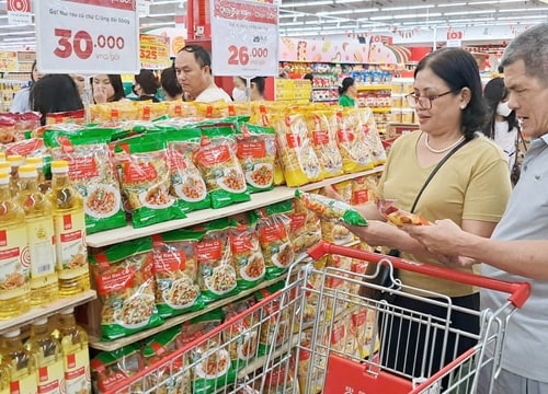 [Podcast] Tin tức ngày 6-6: Siêu thị đồng loạt giảm giá tới 50%, kích cầu mua sắm mùa hè