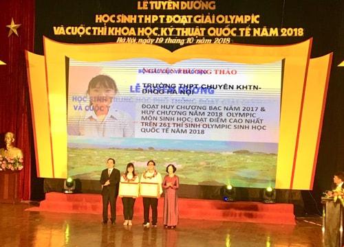 Tuyên dương học sinh đạt giải quốc tế và khu vực năm 2018