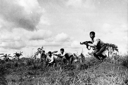 Chiến thắng chiến tranh biên giới Tây Nam, cùng Campuchia đánh đổ chế độ diệt chủng