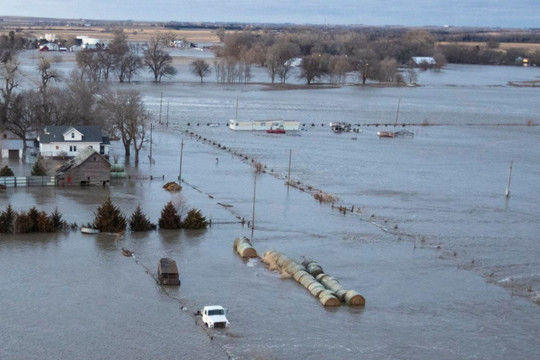 Mỹ: Lũ lụt lịch sử, 74 thành phố ban bố tình trạng khẩn cấp