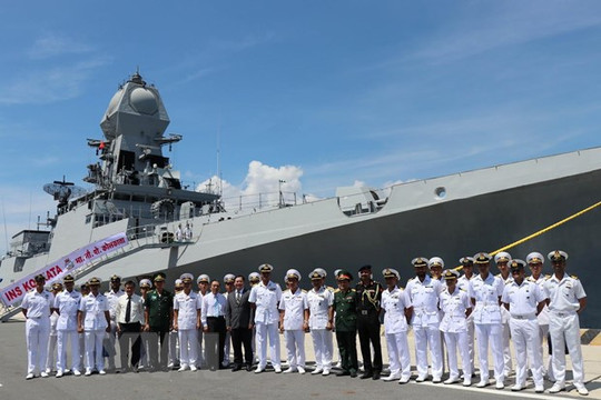 Hai tàu Hải quân Ấn Độ bắt đầu chuyến thăm xã giao Việt Nam