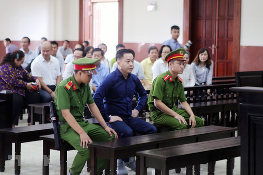 Hoãn xử phúc thẩm Trần Phương Bình, Vũ ''nhôm'' do nhiều người vắng mặt