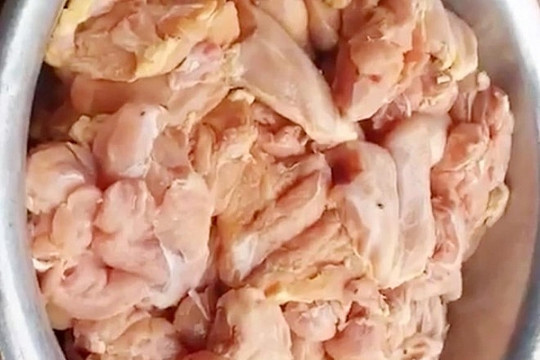 35kg thịt gà có "mùi lạ" tại trường Tiểu học Chu Văn An được xác nhận “đạt yêu cầu”