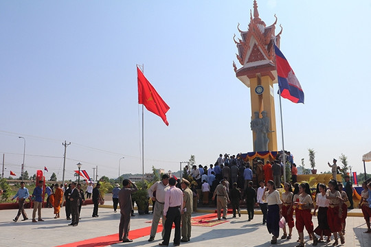 Khánh thành Đài hữu nghị Việt Nam - Campuchia