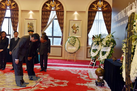 Lễ viếng và mở sổ tang nguyên Chủ tịch nước Lê Đức Anh ở các nước