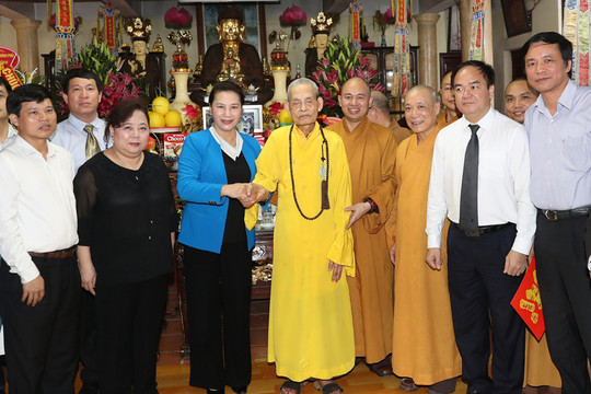 Chủ tịch Quốc hội thăm, chúc mừng Pháp chủ Hội đồng Chứng minh Giáo hội Phật giáo Việt Nam
