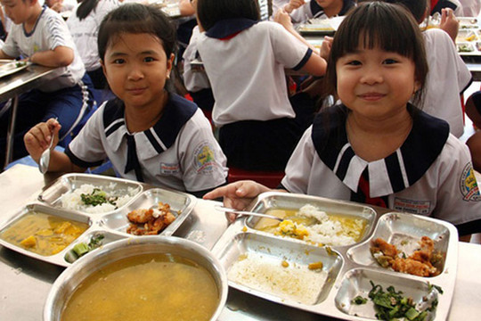 Ngăn chặn thực phẩm "bẩn" vào trường học