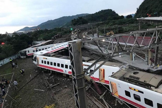 Buộc tội lái tàu gây ra vụ tai nạn đường sắt tồi tệ nhất ở Đài Loan