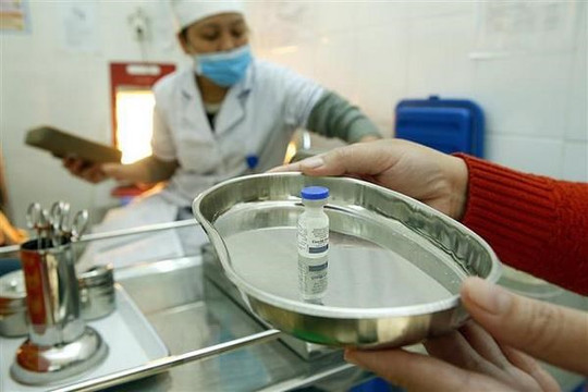 Lào Cai: Một trẻ sơ sinh tử vong sau khi tiêm vắc xin ComBE Five