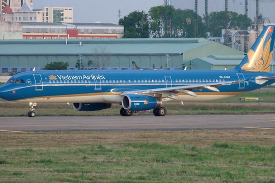 Máy bay Vietnam Airlines chuyển hướng hạ cánh khẩn để cấp cứu hành khách