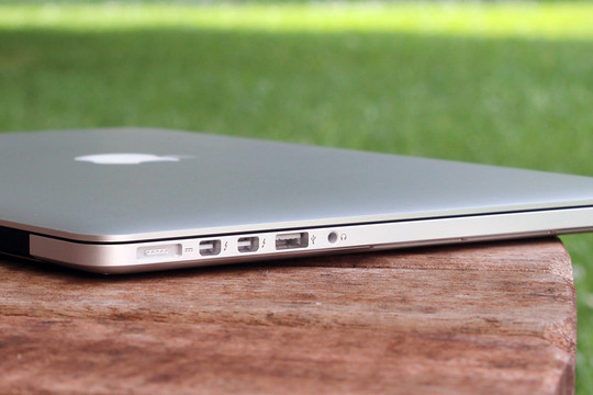 Apple triệu hồi Macbook Pro 15 inch do nguy cơ pin cháy nổ