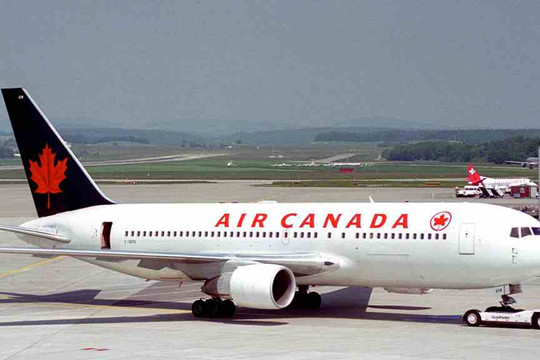 Máy bay Canada gặp sự cố nhiễu động, 35 người bị thương
