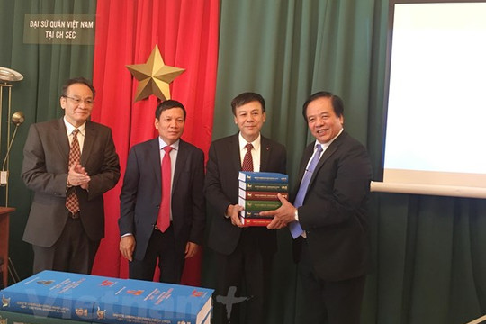Chính thức ra mắt bộ Đại từ điển giáo khoa Séc - Việt hoàn chỉnh