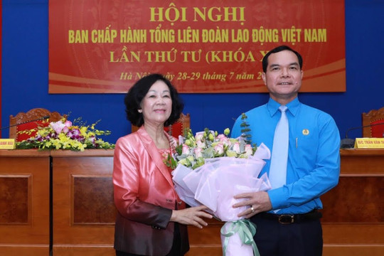 Đồng chí Nguyễn Đình Khang được bầu làm Chủ tịch Tổng Liên đoàn Lao động Việt Nam​
