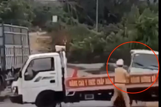 Xe chở gỗ đâm vào xe cảnh sát ở Gia Lai: Lái xe dùng ma túy