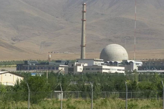 Iran sẽ tái khởi động lò phản ứng  hạt nhân nước nặng Arak