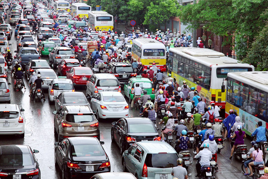 Chủ trương thu phí phương tiện cơ giới vào nội đô Hà Nội: Triển khai khi đủ điều kiện khả thi