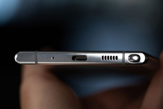 Vì sao Samsung Galaxy Note 10 không có cổng cắm tai nghe 3,5mm?